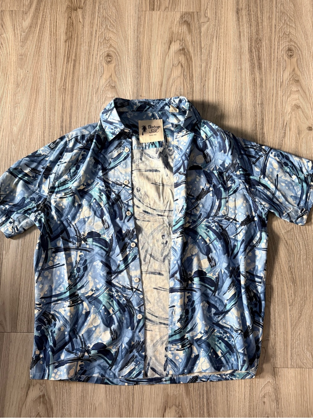 Vintage-Style Short Sleeve Button-Down Shirt - Blue Wave Print